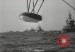 Standbild Träger Flugzeug Pazifik, 1945, aus Sekunde 13 historischem Filmmaterial Videoclip 65675059156