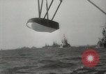 Standbild Träger Flugzeug Pazifik, 1945, aus Sekunde 15 historischem Filmmaterial Videoclip 65675059156