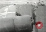 Standbild Träger Flugzeug Pazifik, 1945, aus Sekunde 25 historischem Filmmaterial Videoclip 65675059156