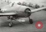 Standbild Träger Flugzeug Pazifik, 1945, aus Sekunde 28 historischem Filmmaterial Videoclip 65675059156