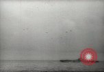 Standbild Träger Flugzeug Pazifik, 1945, aus Sekunde 32 historischem Filmmaterial Videoclip 65675059156