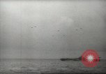 Standbild Träger Flugzeug Pazifik, 1945, aus Sekunde 33 historischem Filmmaterial Videoclip 65675059156