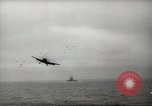 Standbild Träger Flugzeug Pazifik, 1945, aus Sekunde 39 historischem Filmmaterial Videoclip 65675059156