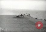 Standbild Träger Flugzeug Pazifik, 1945, aus Sekunde 41 historischem Filmmaterial Videoclip 65675059156