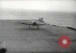 Standbild Träger Flugzeug Pazifik, 1945, aus Sekunde 42 historischem Filmmaterial Videoclip 65675059156