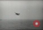 Standbild Träger Flugzeug Pazifik, 1945, aus Sekunde 47 historischem Filmmaterial Videoclip 65675059156