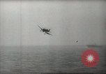 Standbild Träger Flugzeug Pazifik, 1945, aus Sekunde 49 historischem Filmmaterial Videoclip 65675059156