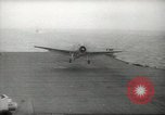 Standbild Träger Flugzeug Pazifik, 1945, aus Sekunde 50 historischem Filmmaterial Videoclip 65675059156