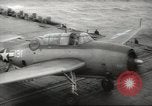 Standbild Träger Flugzeug Pazifik, 1945, aus Sekunde 54 historischem Filmmaterial Videoclip 65675059156