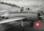 Standbild Träger Flugzeug Pazifik, 1945, aus Sekunde 56 historischem Filmmaterial Videoclip 65675059156