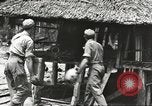 Standbild USA Soldaten New Guinea, 1944, aus Sekunde 5 historischem Filmmaterial Videoclip 65675059164