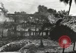 Standbild USA Soldaten New Guinea, 1944, aus Sekunde 19 historischem Filmmaterial Videoclip 65675059164