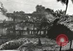 Standbild USA Soldaten New Guinea, 1944, aus Sekunde 20 historischem Filmmaterial Videoclip 65675059164