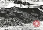 Standbild Landebahn New Guinea, 1944, aus Sekunde 1 historischem Filmmaterial Videoclip 65675059165