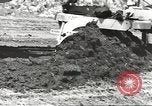 Standbild Landebahn New Guinea, 1944, aus Sekunde 3 historischem Filmmaterial Videoclip 65675059165