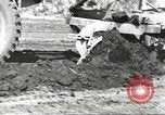 Standbild Landebahn New Guinea, 1944, aus Sekunde 4 historischem Filmmaterial Videoclip 65675059165