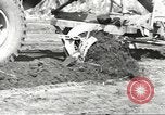 Standbild Landebahn New Guinea, 1944, aus Sekunde 5 historischem Filmmaterial Videoclip 65675059165