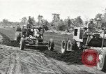 Standbild Landebahn New Guinea, 1944, aus Sekunde 13 historischem Filmmaterial Videoclip 65675059165