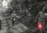 Standbild Landebahn New Guinea, 1944, aus Sekunde 19 historischem Filmmaterial Videoclip 65675059165