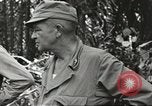 Standbild Landebahn New Guinea, 1944, aus Sekunde 24 historischem Filmmaterial Videoclip 65675059165