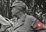 Standbild Landebahn New Guinea, 1944, aus Sekunde 26 historischem Filmmaterial Videoclip 65675059165