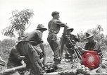Standbild Australische Soldaten Zweiten Weltkrieg Dschungel zu bekämpfen Tarakan Borneo Indonesien, 1945, aus Sekunde 13 historischem Filmmaterial Videoclip 65675059180