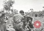 Standbild Australische Soldaten Zweiten Weltkrieg Dschungel zu bekämpfen Tarakan Borneo Indonesien, 1945, aus Sekunde 23 historischem Filmmaterial Videoclip 65675059180