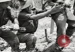 Standbild Australische Soldaten Zweiten Weltkrieg Dschungel zu bekämpfen Tarakan Borneo Indonesien, 1945, aus Sekunde 25 historischem Filmmaterial Videoclip 65675059180