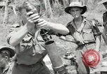Standbild Australische Soldaten Zweiten Weltkrieg Dschungel zu bekämpfen Tarakan Borneo Indonesien, 1945, aus Sekunde 38 historischem Filmmaterial Videoclip 65675059180