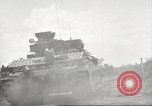 Standbild Australische Soldaten Zweiten Weltkrieg Dschungel zu bekämpfen Tarakan Borneo Indonesien, 1945, aus Sekunde 52 historischem Filmmaterial Videoclip 65675059180