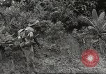 Image Les soldats australiens en combat Seconde Guerre Mondiale Tarkan Bornéo indonésien, 1945, de la seconde 18 séquences d'archives historiques vidéo 65675059181