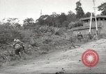 Image Les soldats australiens en combat Seconde Guerre Mondiale Tarkan Bornéo indonésien, 1945, de la seconde 36 séquences d'archives historiques vidéo 65675059181