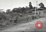 Image Les soldats australiens en combat Seconde Guerre Mondiale Tarkan Bornéo indonésien, 1945, de la seconde 42 séquences d'archives historiques vidéo 65675059181