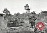 Image Les soldats australiens en combat Seconde Guerre Mondiale Tarkan Bornéo indonésien, 1945, de la seconde 45 séquences d'archives historiques vidéo 65675059181