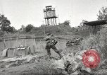 Image Les soldats australiens en combat Seconde Guerre Mondiale Tarkan Bornéo indonésien, 1945, de la seconde 49 séquences d'archives historiques vidéo 65675059181