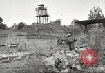 Image Les soldats australiens en combat Seconde Guerre Mondiale Tarkan Bornéo indonésien, 1945, de la seconde 54 séquences d'archives historiques vidéo 65675059181