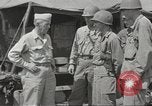 Immagine di Generale Walter Kruger Isola di Luzon nelle Filippine, 1945, secondo 51 filmato di repertorio 65675059185