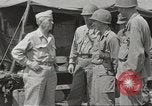 Immagine di Generale Walter Kruger Isola di Luzon nelle Filippine, 1945, secondo 52 filmato di repertorio 65675059185