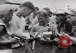 Standbild Alliierten Gefangenen Cabanatuan Philippinen, 1945, aus Sekunde 14 historischem Filmmaterial Videoclip 65675059190