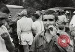 Standbild Alliierten Gefangenen Cabanatuan Philippinen, 1945, aus Sekunde 17 historischem Filmmaterial Videoclip 65675059190