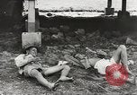 Standbild Alliierten Gefangenen Cabanatuan Philippinen, 1945, aus Sekunde 22 historischem Filmmaterial Videoclip 65675059190