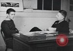 Standbild Antioch College work-Study Program New York City USA, 1942, aus Sekunde 49 historischem Filmmaterial Videoclip 65675059210