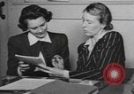 Standbild Antioch College work-Study Program New York City USA, 1942, aus Sekunde 53 historischem Filmmaterial Videoclip 65675059210