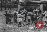 Standbild Afrikanische amerikanische Kinder trainieren und spielen Instrumente Alabama United States USA, 1940, aus Sekunde 10 historischem Filmmaterial Videoclip 65675059219