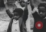 Standbild Afrikanische amerikanische Kinder trainieren und spielen Instrumente Alabama United States USA, 1940, aus Sekunde 17 historischem Filmmaterial Videoclip 65675059219