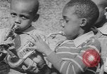Standbild Afrikanische amerikanische Kinder trainieren und spielen Instrumente Alabama United States USA, 1940, aus Sekunde 45 historischem Filmmaterial Videoclip 65675059219