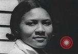 Immagine di African American ragazze 1940s Alabama United States USA, 1940, secondo 34 filmato di repertorio 65675059221
