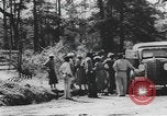 Standbild Afrikanische amerikanische Volk Picknick United States USA, 1940, aus Sekunde 3 historischem Filmmaterial Videoclip 65675059224