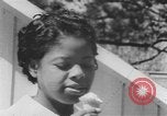 Standbild Afrikanische amerikanische Volk Picknick United States USA, 1940, aus Sekunde 13 historischem Filmmaterial Videoclip 65675059224