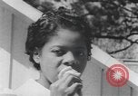 Standbild Afrikanische amerikanische Volk Picknick United States USA, 1940, aus Sekunde 16 historischem Filmmaterial Videoclip 65675059224
